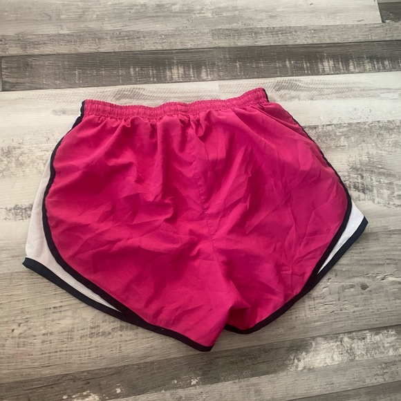 Nike Shorts - Picture 2 of 4